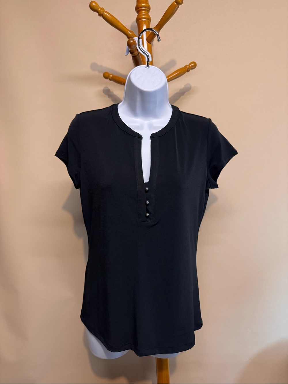 Women’s New York & Company Black Short Sleeve Henley Top Size Small New with Tag